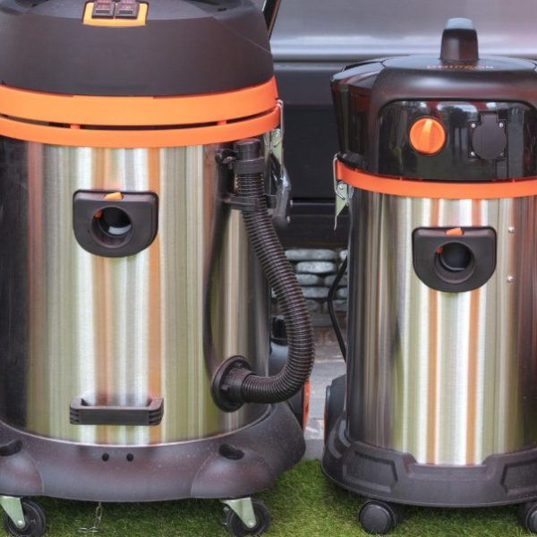 Industrial vacuum cleaner